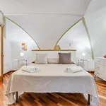 Guesthost - Casa Querida & Elegant Flat شقة نابولي