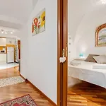 Guesthost - Casa Querida & Elegant Flat شقة *