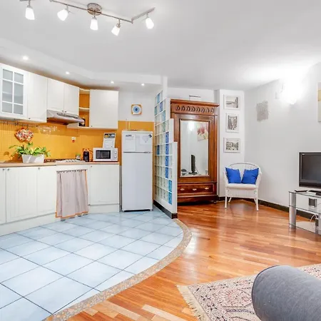 Guesthost - Casa Querida & Elegant Flat Apartment *